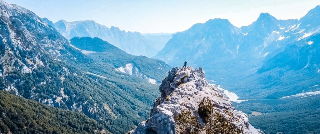 Wandern in Albanien: Die albanischen Alpen und weitere Gebirgsketten in Albanien bieten unheimlich schöne Wanderabenteuer.